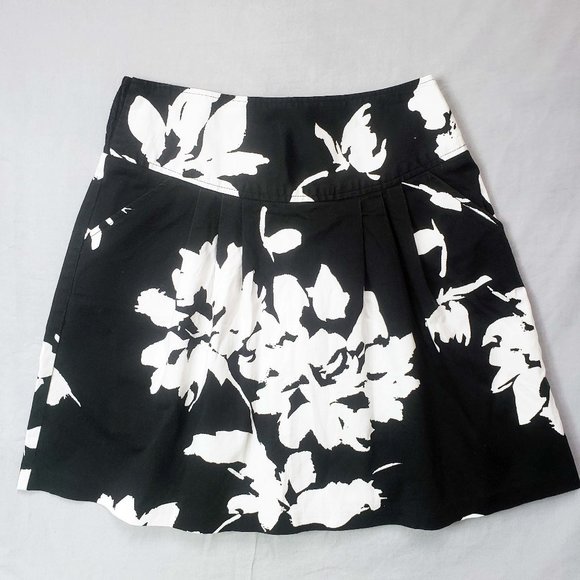Maurices Dresses & Skirts - Maurices Women's Black White Floral Pleated Pockets Elastic Waist Cotton Skirt